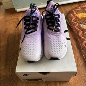 Nike Women's air max 270